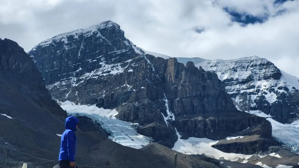 冰原大道冰川 - Athabasca Glacier