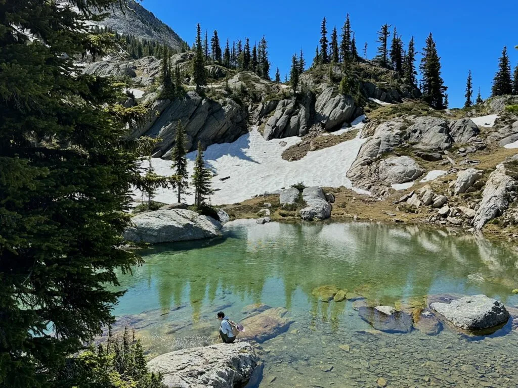 Twin Lakes 徒步 第一个湖