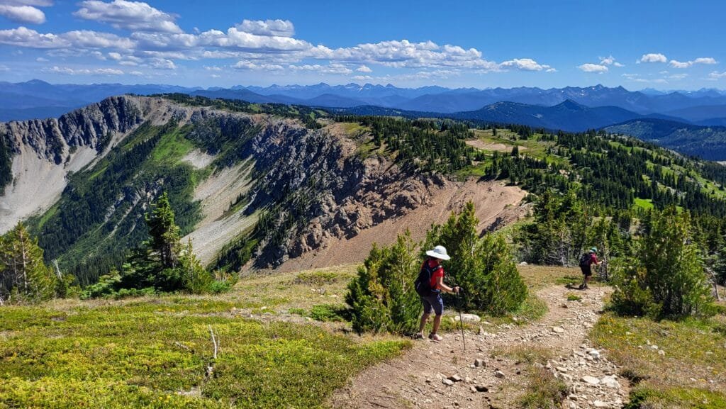 Three Brothers Mountains 徒步道