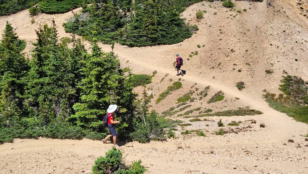 Three Brothers Mountain 徒步道上