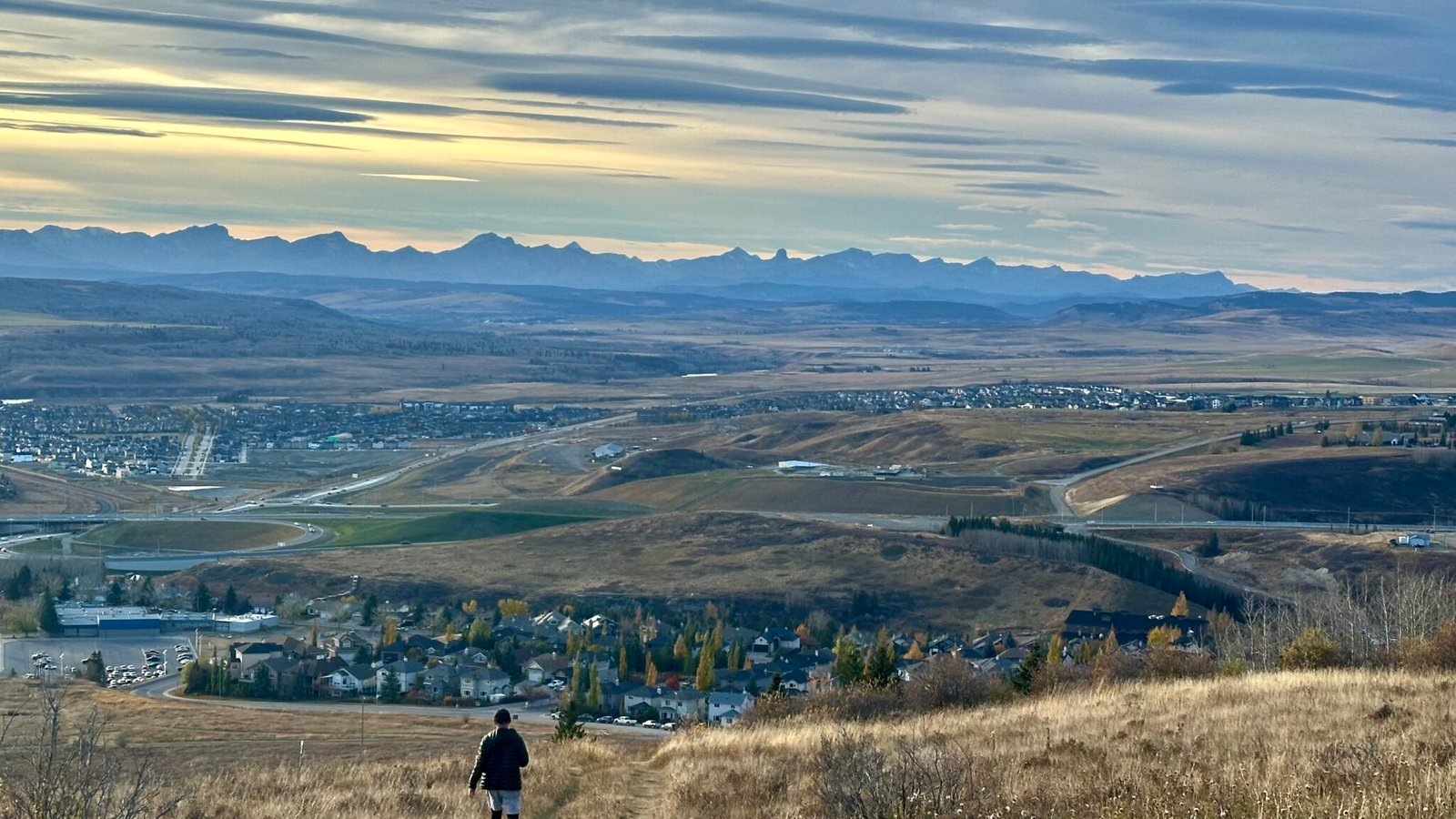 Overlooking Cochrane from Big Hill,从山顶俯瞰科克伦镇全景