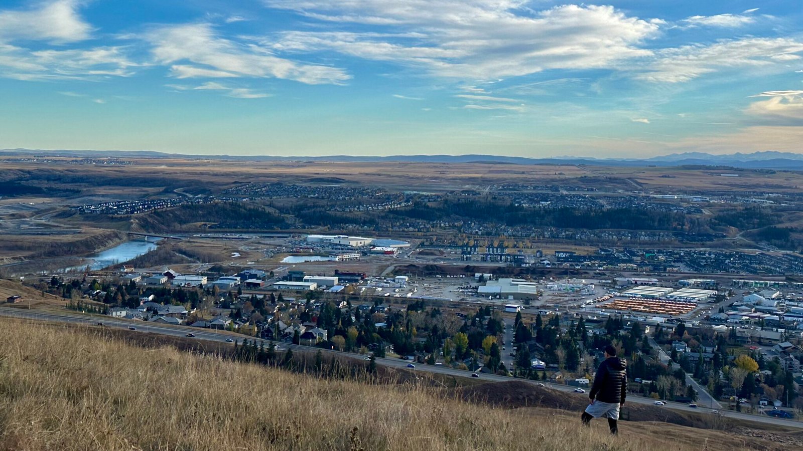 Overlooking Cochrane from Big Hill,从山顶俯瞰科克伦镇全景