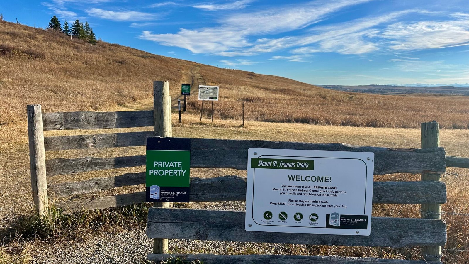 Big Hill Cochrane trail system entrance 步道入口